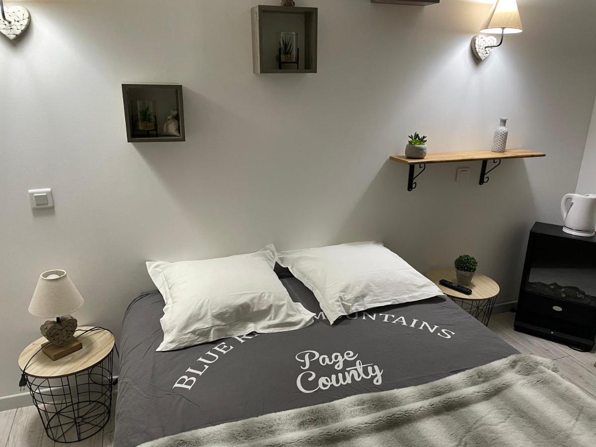 Le Regrimet Avec Parking Gratuit Et Prive Bed & Breakfast Lens-Lestang Exterior photo