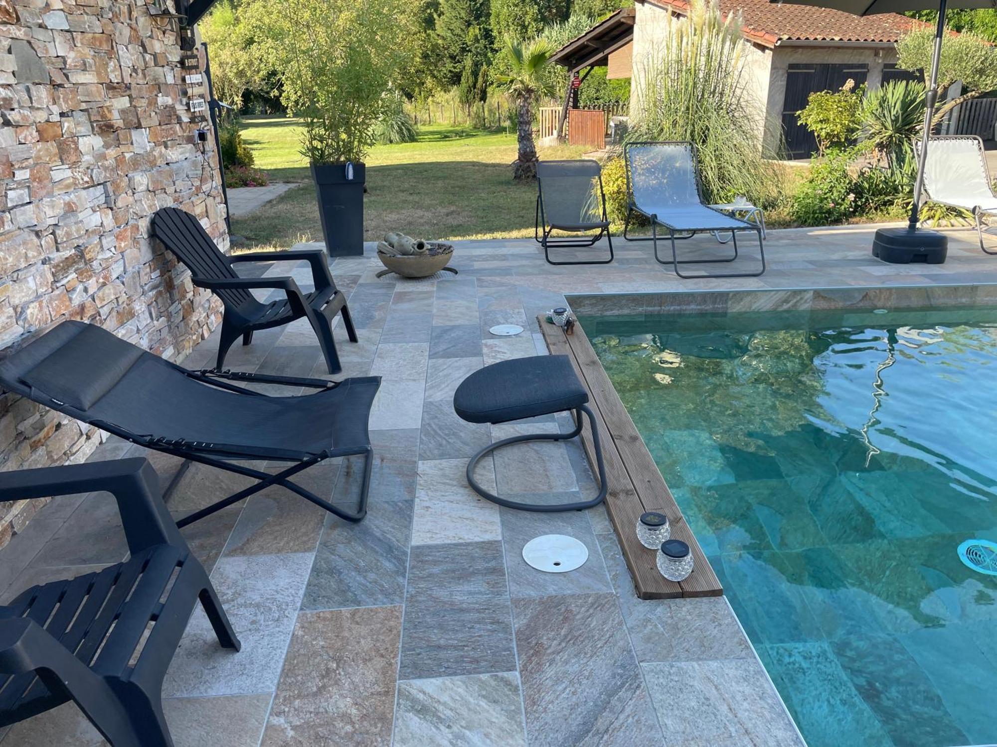 Le Regrimet Avec Parking Gratuit Et Prive Bed & Breakfast Lens-Lestang Exterior photo